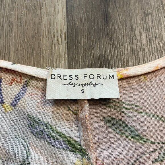 Dress Forum Los Angeles Oversized Cropped Wrap Blouse Size Small - Picture 2 of 7